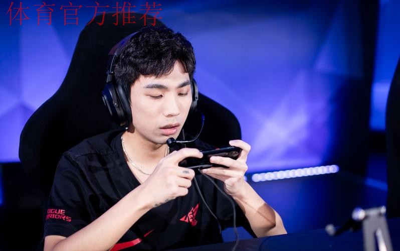 赖神：RW侠上赛季还是鱼腩，这赛季比天狼星还猛，为什么呢？